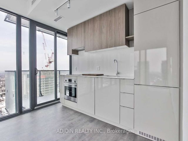 1903 - 161 Roehampton Ave