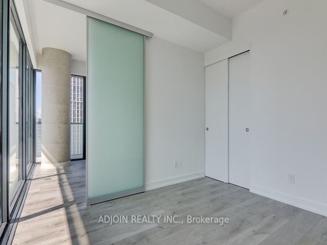 1903 - 161 Roehampton Ave