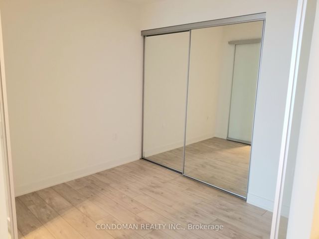 1407E - 576 Front St W