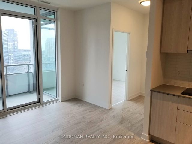 1407E - 576 Front St W