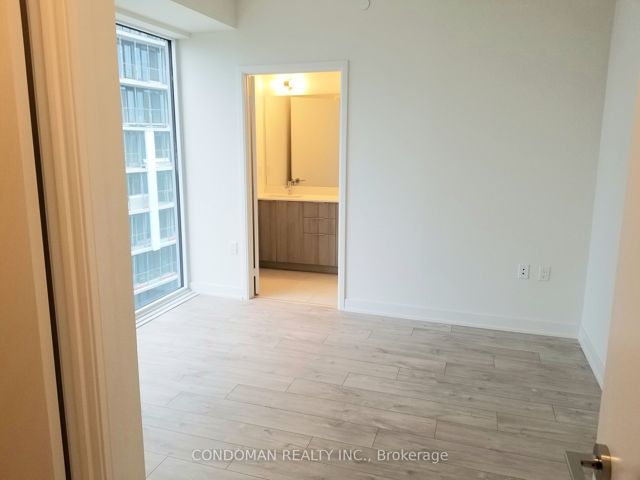 1407E - 576 Front St W