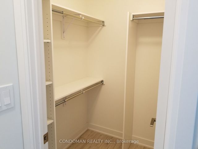 1407E - 576 Front St W