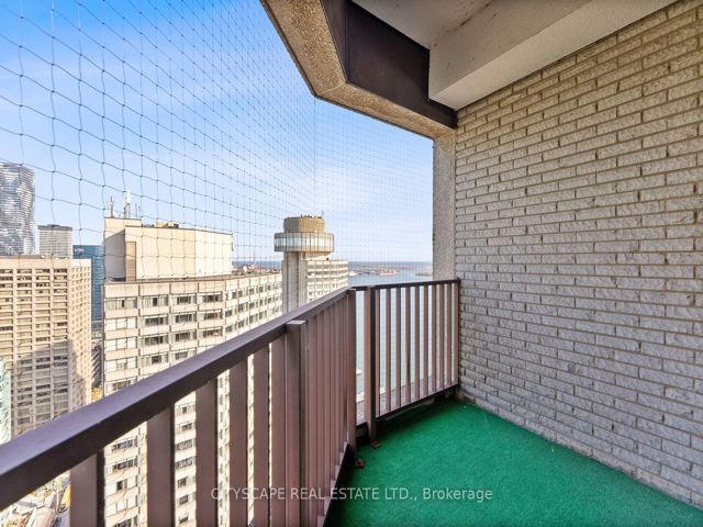 3510 - 33 Harbour Sq