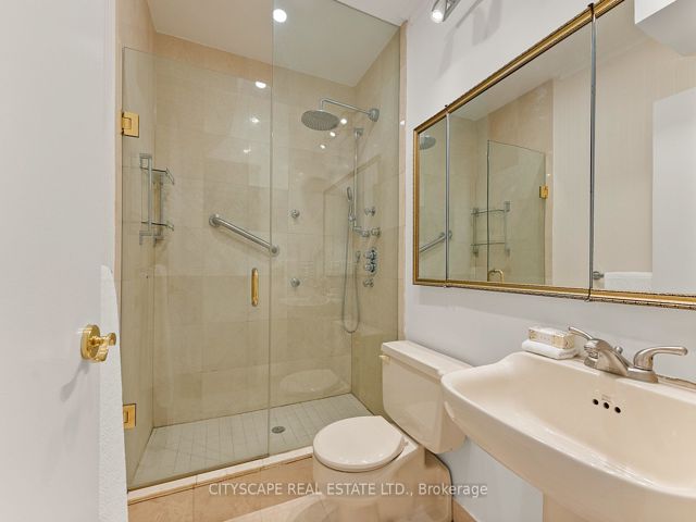3510 - 33 Harbour Sq