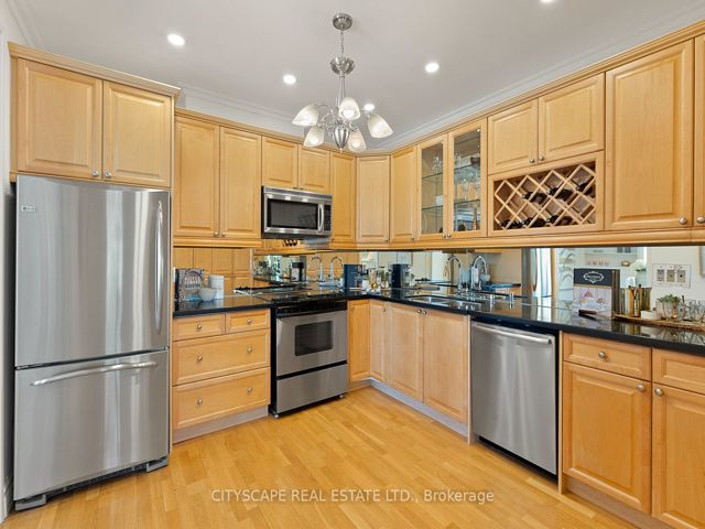 3510 - 33 Harbour Sq