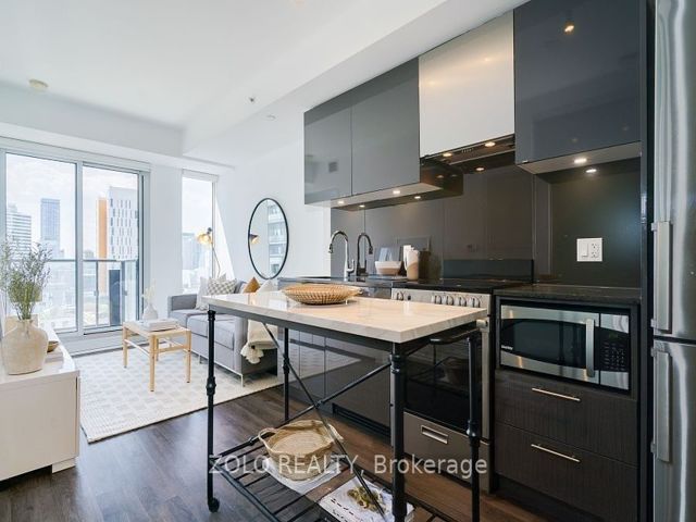 2206 - 251 Jarvis St