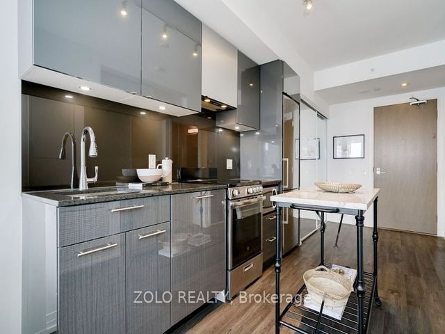 2206 - 251 Jarvis St