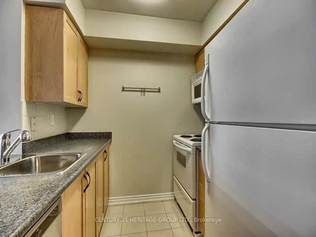 1211 - 4978 Yonge St