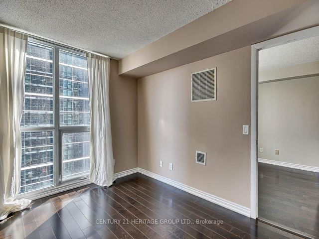 1211 - 4978 Yonge St