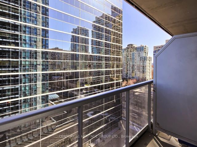 1211 - 4978 Yonge St
