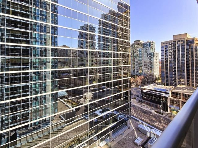 1211 - 4978 Yonge St