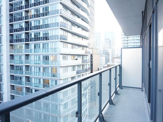 1402 - 159 Dundas St E