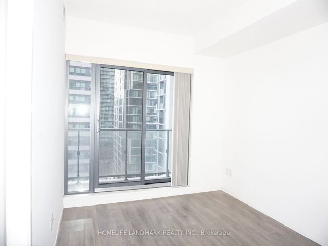 1402 - 159 Dundas St E