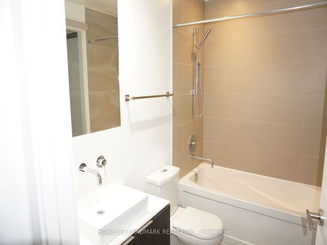1402 - 159 Dundas St E