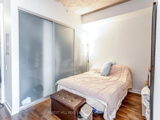 717 - 560 King St W