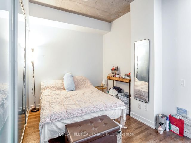 717 - 560 King St W