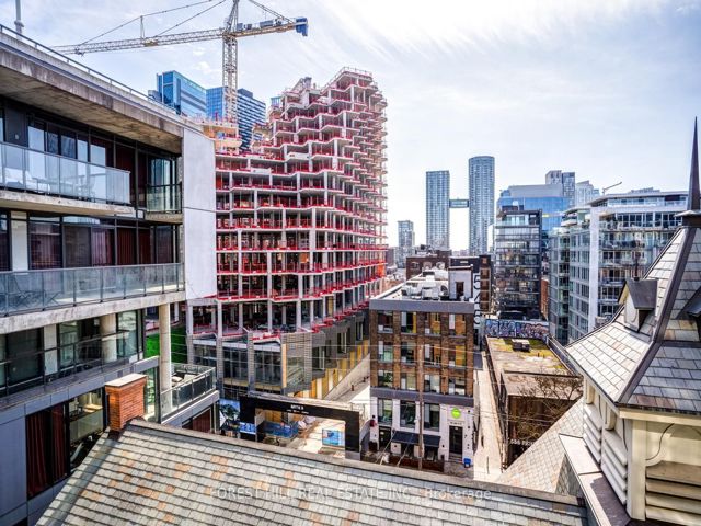 717 - 560 King St W