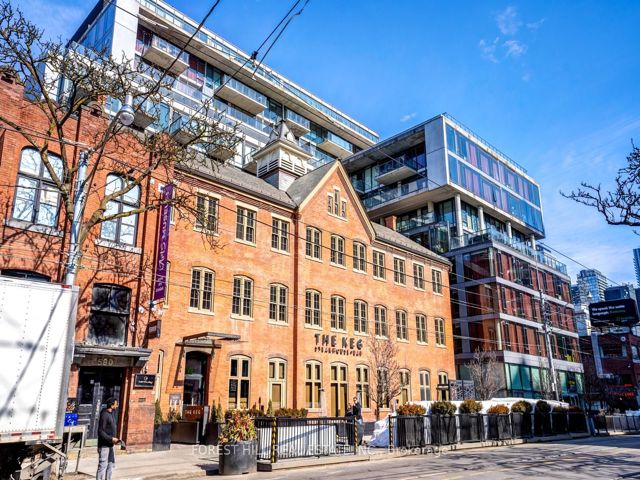 717 - 560 King St W