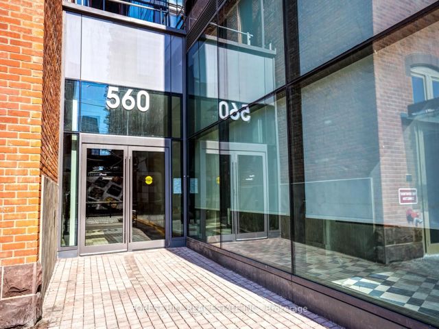 717 - 560 King St W