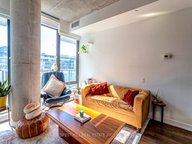 717 - 560 King St W