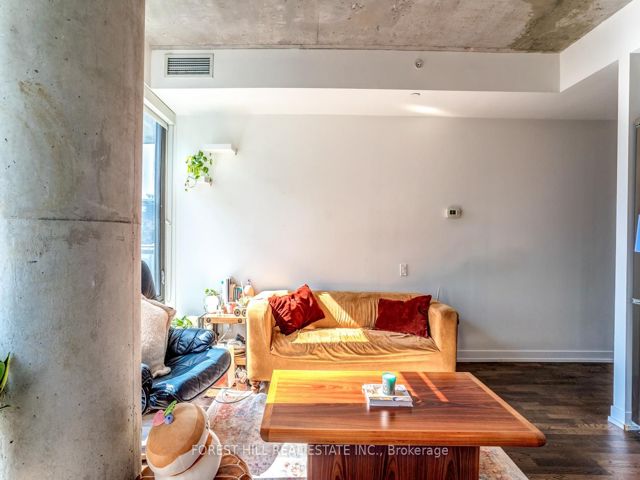 717 - 560 King St W
