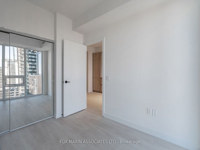 1808 - 117 Broadway Ave