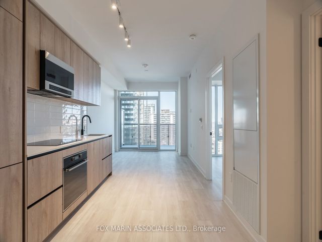 1808 - 117 Broadway Ave