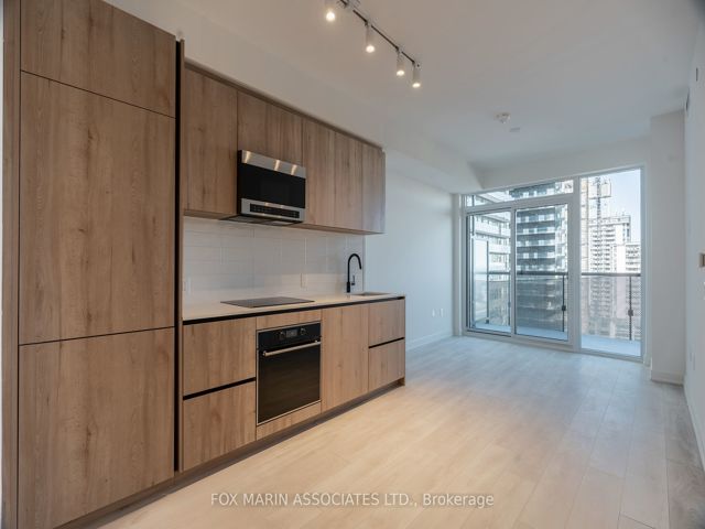 1808 - 117 Broadway Ave