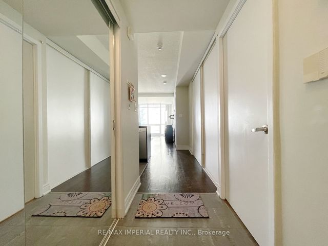 2808 - 11 Brunel Crt