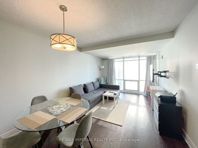 2808 - 11 Brunel Crt