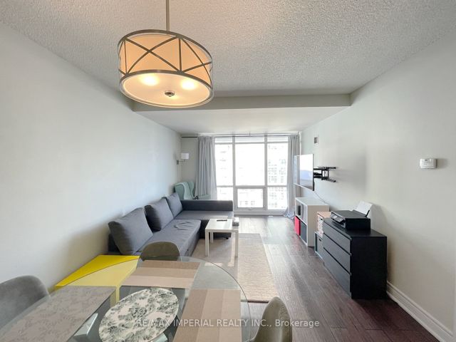 2808 - 11 Brunel Crt