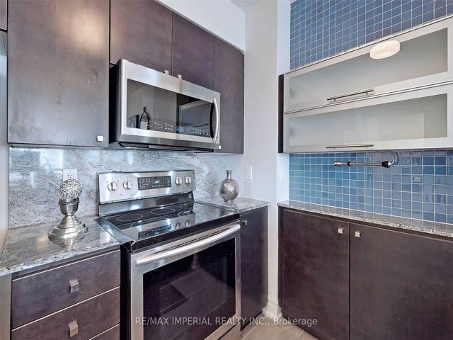 2808 - 11 Brunel Crt