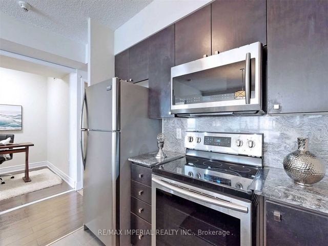 2808 - 11 Brunel Crt