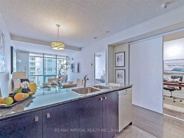 2808 - 11 Brunel Crt