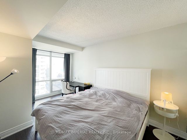 2808 - 11 Brunel Crt