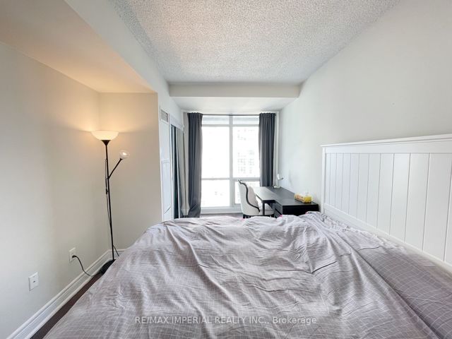 2808 - 11 Brunel Crt
