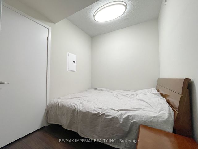 2808 - 11 Brunel Crt