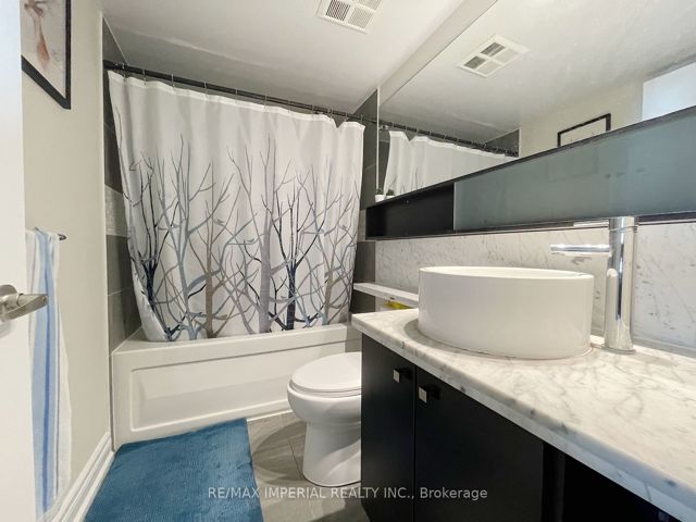 2808 - 11 Brunel Crt