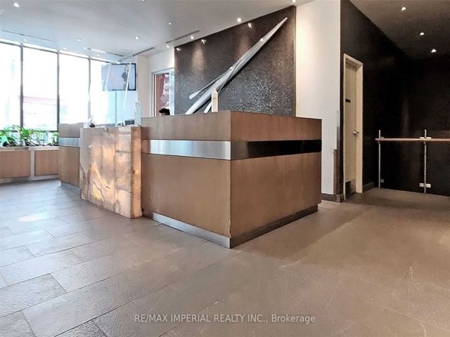 2808 - 11 Brunel Crt