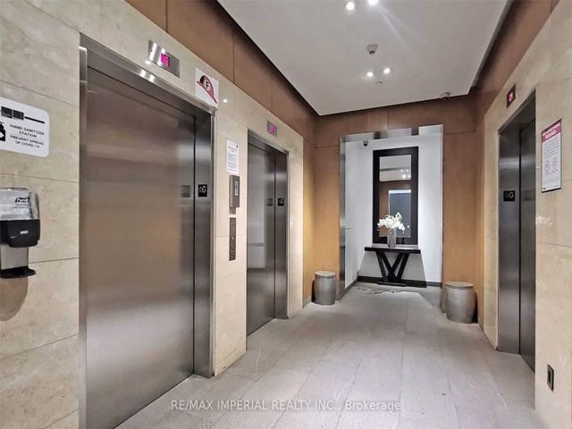 2808 - 11 Brunel Crt