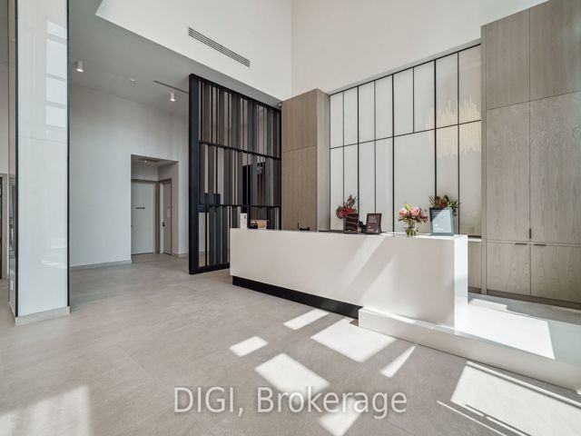 2005 - 325 Yorkland Blvd