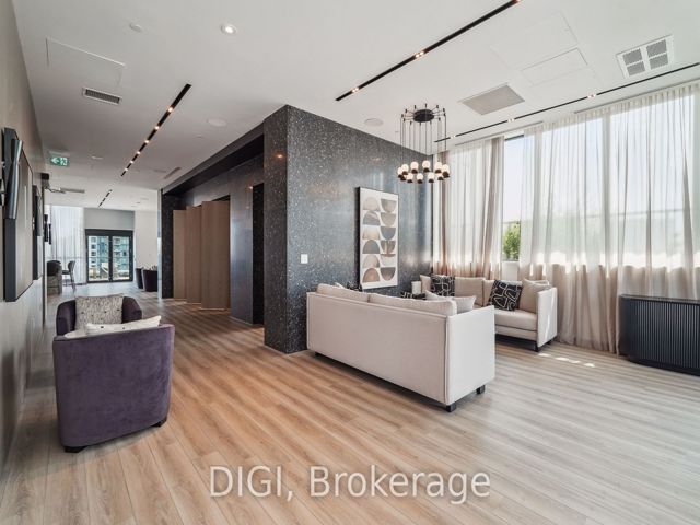 2005 - 325 Yorkland Blvd