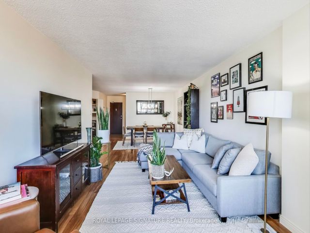 2107 - 33 Elmhurst Ave