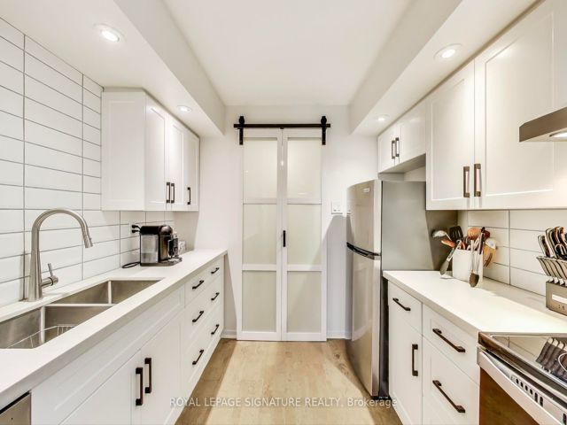 2107 - 33 Elmhurst Ave