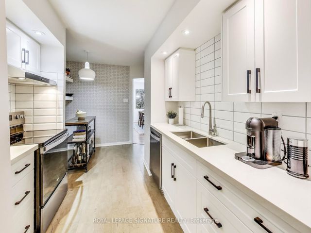 2107 - 33 Elmhurst Ave