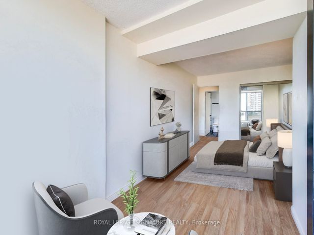 2107 - 33 Elmhurst Ave