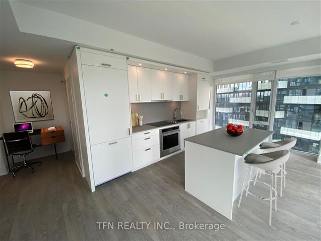 1412 - 470 Front St W