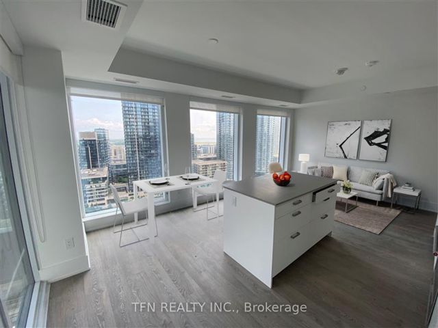 1412 - 470 Front St W