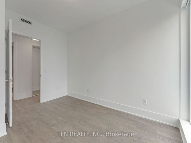 1412 - 470 Front St W