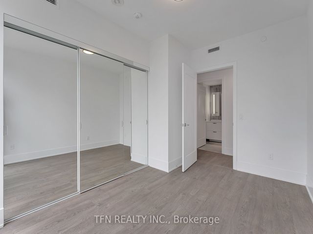 1412 - 470 Front St W